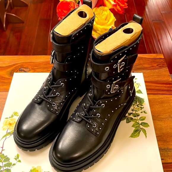 NIB Chelsea & Violet Rhea Studded Leather Lace-Up Buckle Combat Booties Size 7.5 - Picture 2 of 3